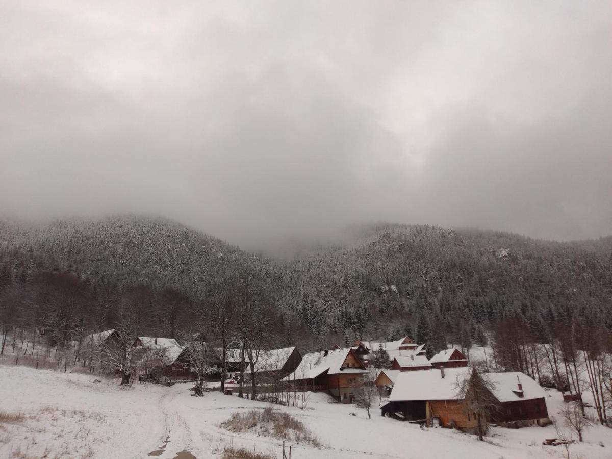 Apartmany Pod Rozsutcom - Zatkov Dvor - Prijazd Do Ubytovania Autom S Pohonom 4X4 Terchová Exterior photo