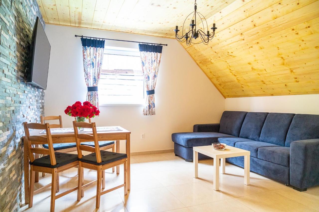 Apartmany Pod Rozsutcom - Zatkov Dvor - Prijazd Do Ubytovania Autom S Pohonom 4X4 Terchová Exterior photo