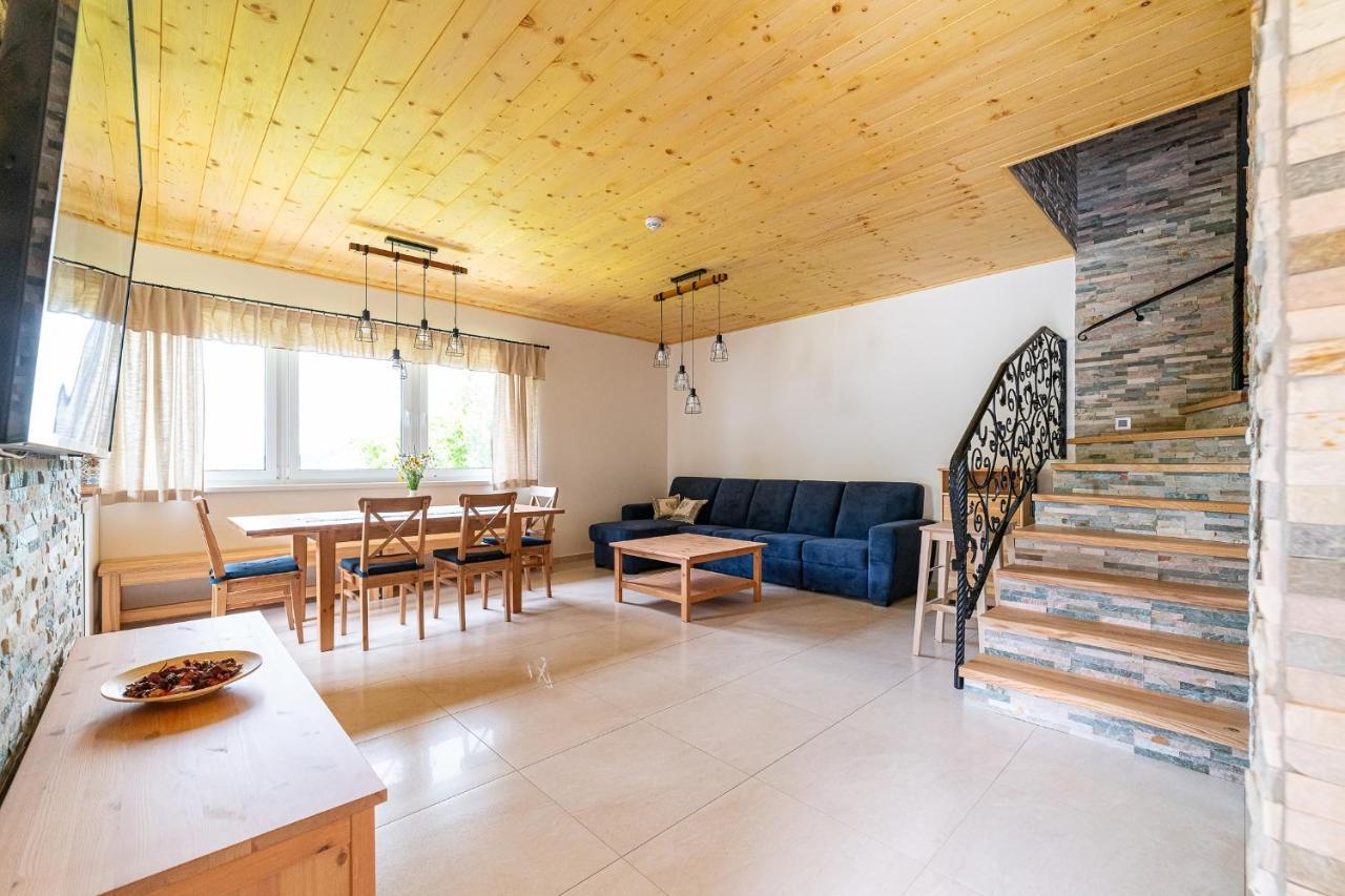 Apartmany Pod Rozsutcom - Zatkov Dvor - Prijazd Do Ubytovania Autom S Pohonom 4X4 Terchová Exterior photo