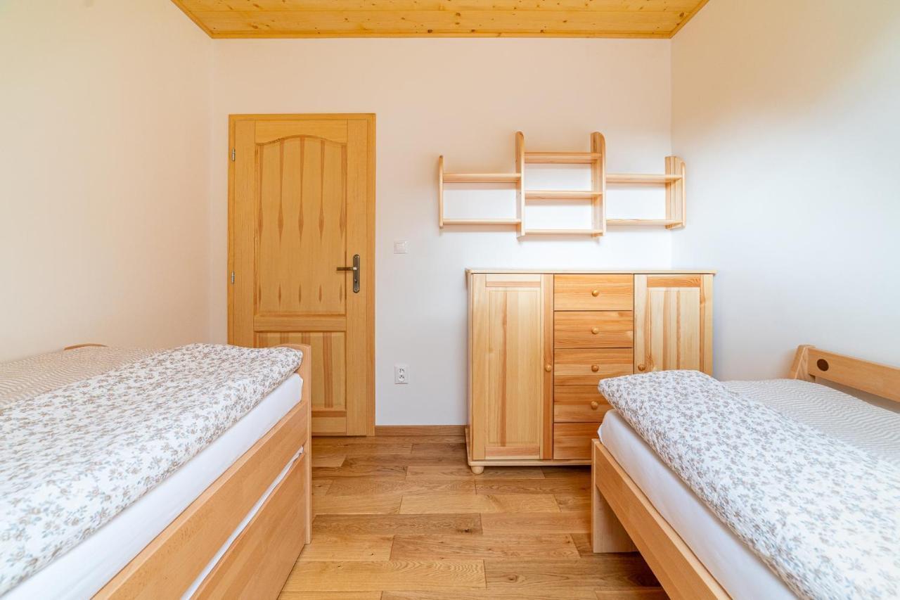 Apartmany Pod Rozsutcom - Zatkov Dvor - Prijazd Do Ubytovania Autom S Pohonom 4X4 Terchová Exterior photo