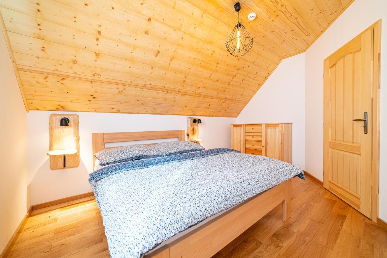 Apartmany Pod Rozsutcom - Zatkov Dvor - Prijazd Do Ubytovania Autom S Pohonom 4X4 Terchová Exterior photo