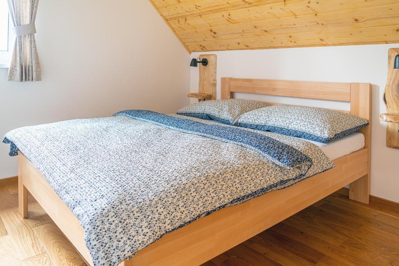 Apartmany Pod Rozsutcom - Zatkov Dvor - Prijazd Do Ubytovania Autom S Pohonom 4X4 Terchová Exterior photo