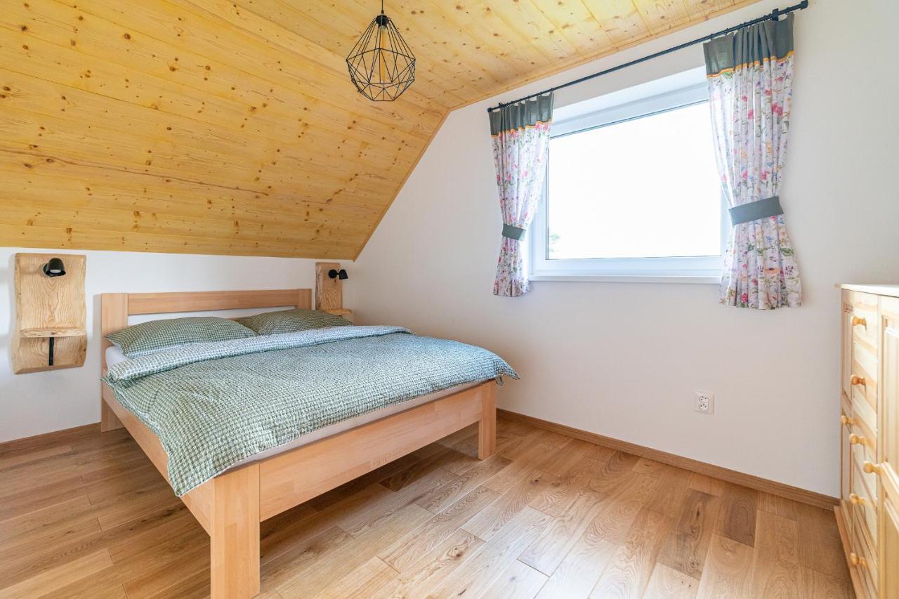 Apartmany Pod Rozsutcom - Zatkov Dvor - Prijazd Do Ubytovania Autom S Pohonom 4X4 Terchová Exterior photo