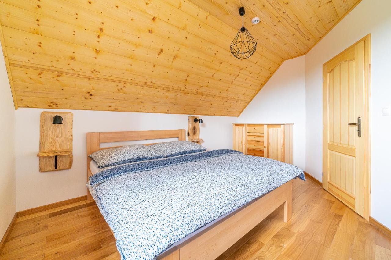 Apartmany Pod Rozsutcom - Zatkov Dvor - Prijazd Do Ubytovania Autom S Pohonom 4X4 Terchová Exterior photo
