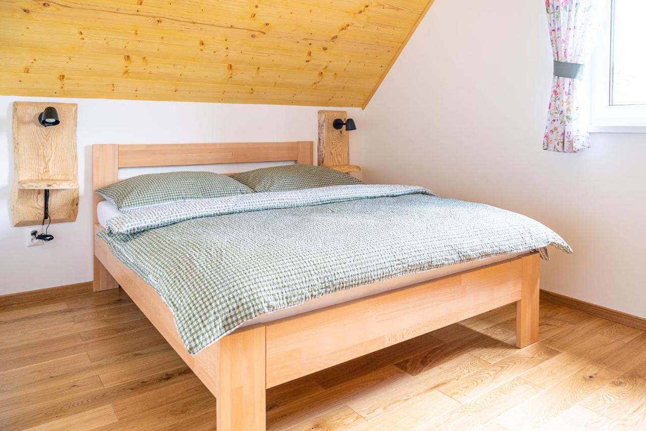 Apartmany Pod Rozsutcom - Zatkov Dvor - Prijazd Do Ubytovania Autom S Pohonom 4X4 Terchová Exterior photo