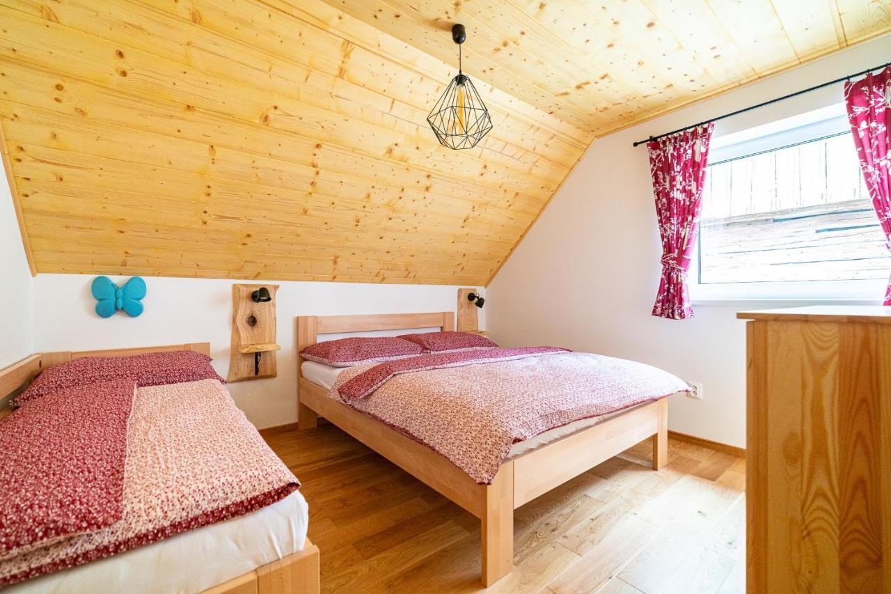 Apartmany Pod Rozsutcom - Zatkov Dvor - Prijazd Do Ubytovania Autom S Pohonom 4X4 Terchová Exterior photo